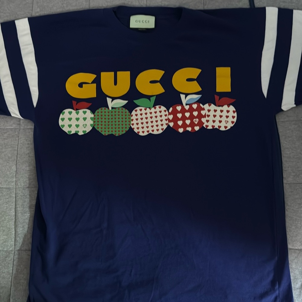 Selling Gucci Shirt for men Sz M